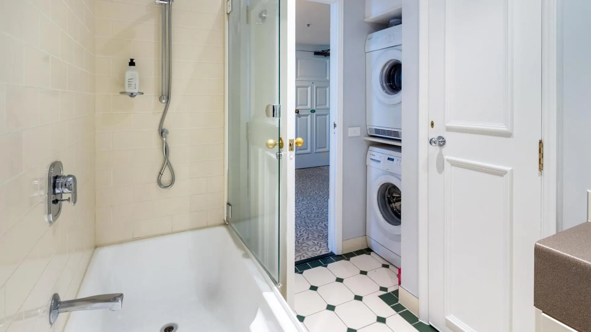 Cathedral Square Apartment 2 Bed Christchurch