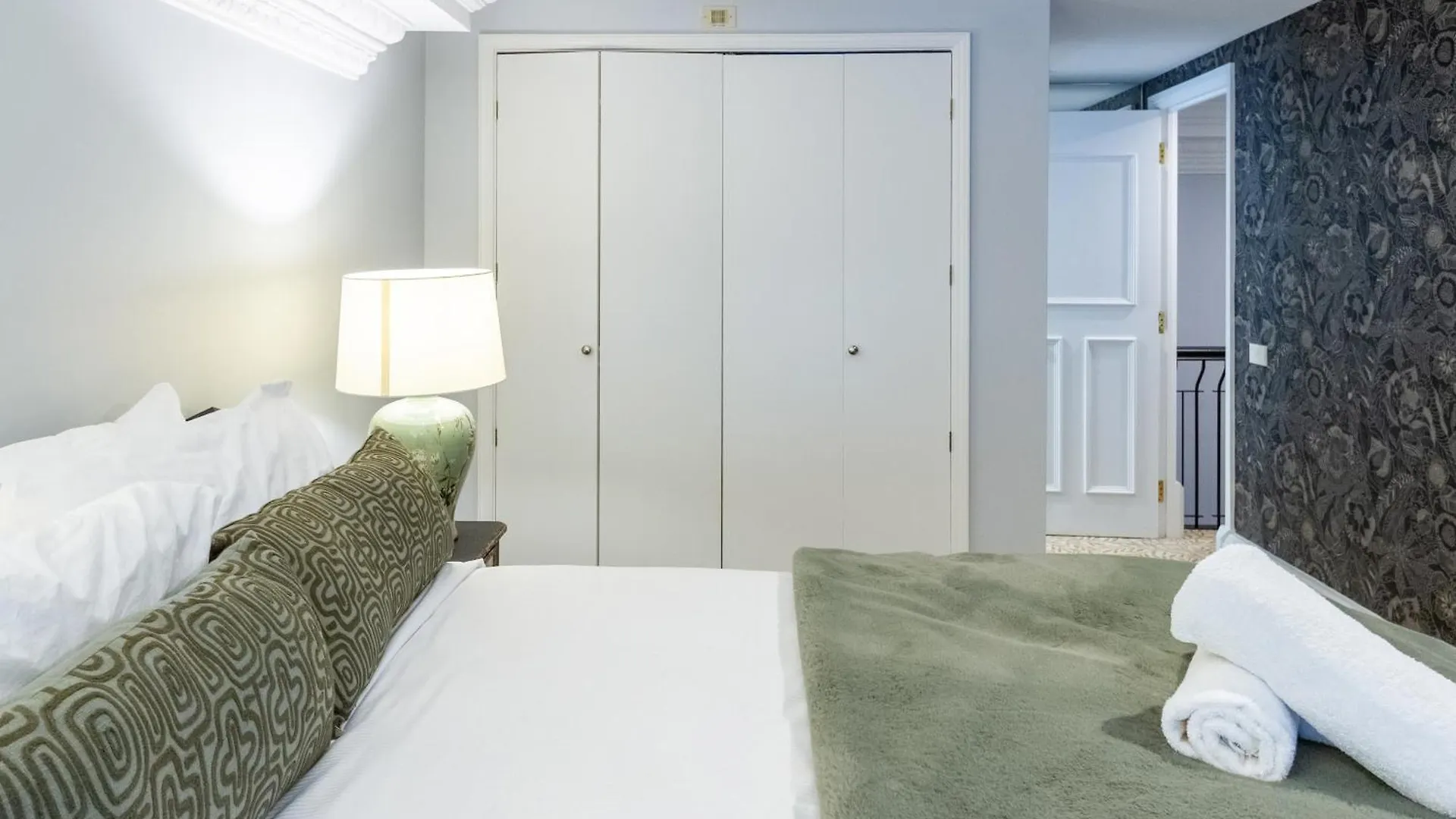 Cathedral Square Apartment 2 Bed Christchurch